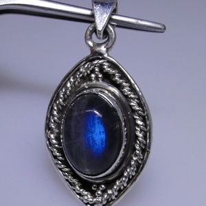 Sterling silver Labradorite pendant